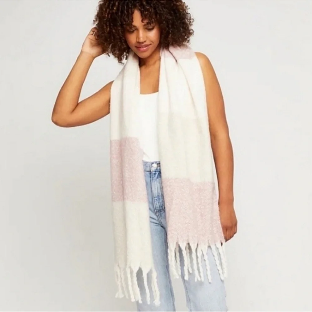 Gentle Fawn Cozy Oversized Fringe Trim Blanket Scarf NWT